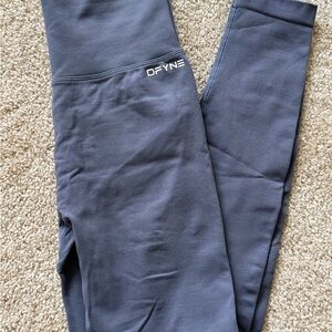 DFYNE Women's Gray Leggings